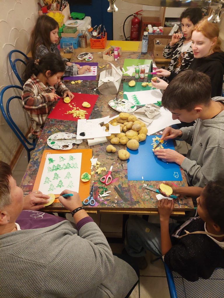 Weihnachtsbasteln mit Kartoffeldruck 🎄